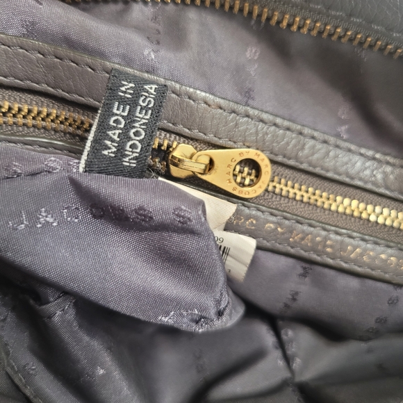 Marc by Marc Jacobs Gray Leather Crossbody Bag - Picture 16 of 16